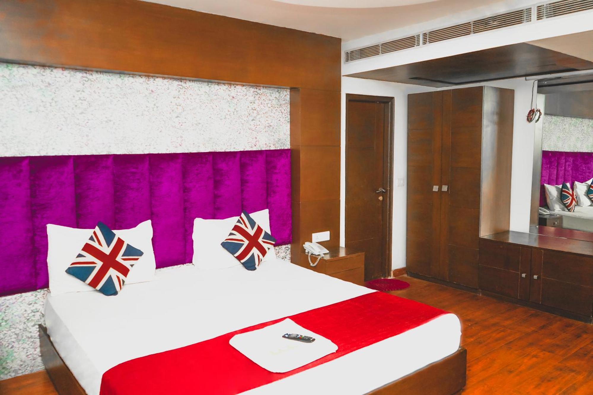 Hotel Sukoon - Ramesh Nagar New Delhi Bagian luar foto