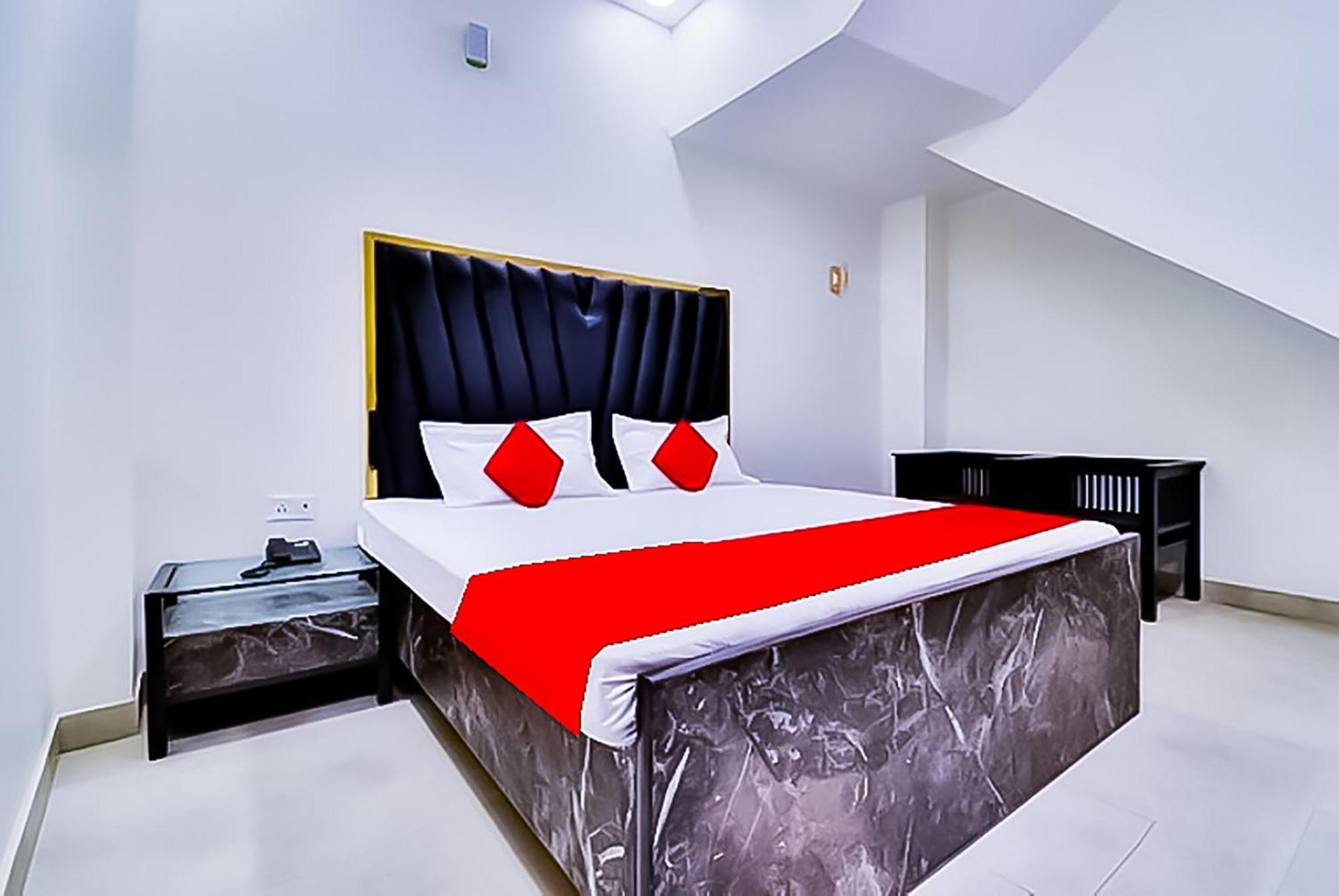Hotel Sukoon - Ramesh Nagar New Delhi Bagian luar foto