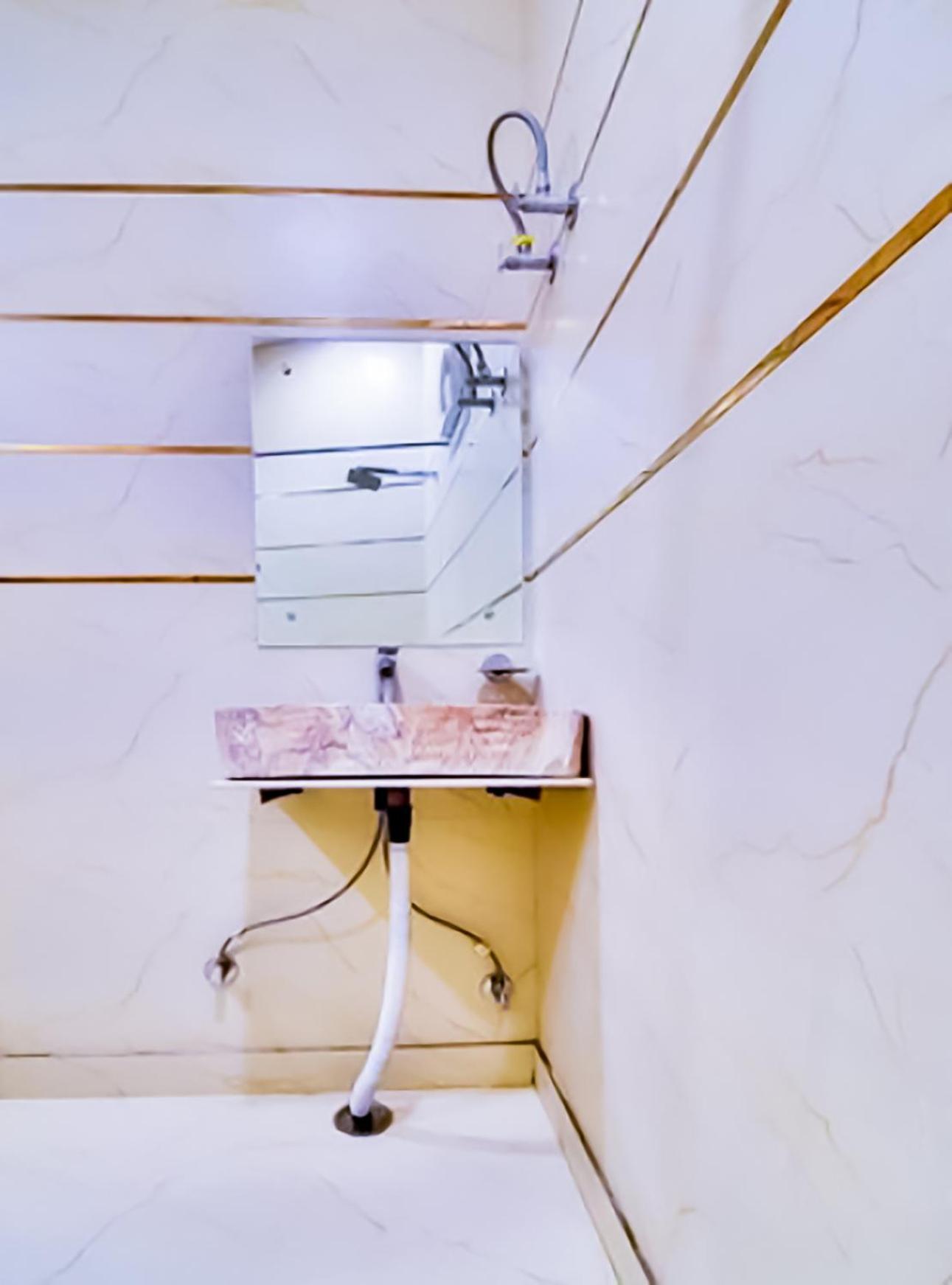 Hotel Sukoon - Ramesh Nagar New Delhi Bagian luar foto
