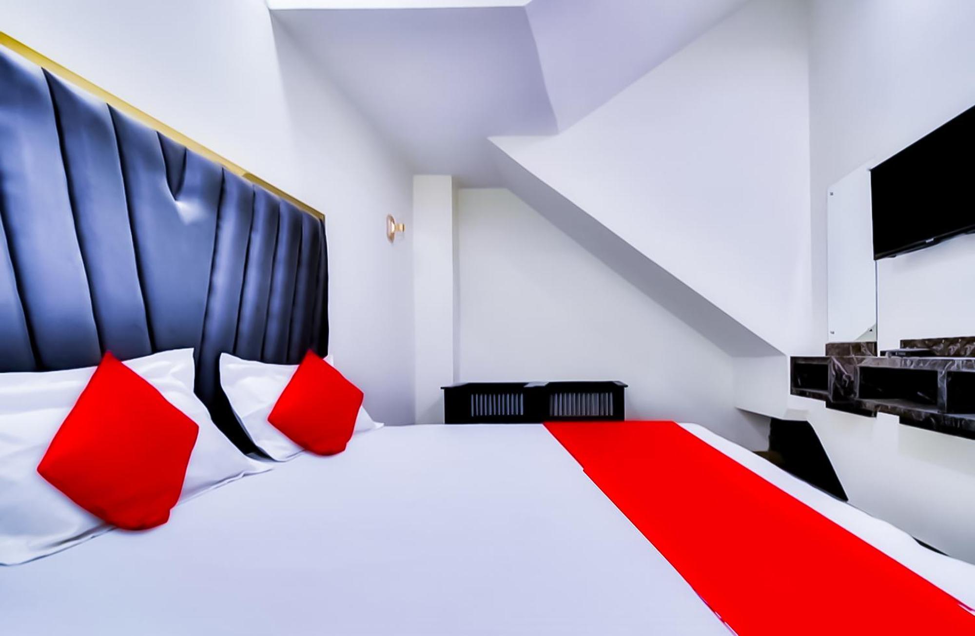 Hotel Sukoon - Ramesh Nagar New Delhi Bagian luar foto
