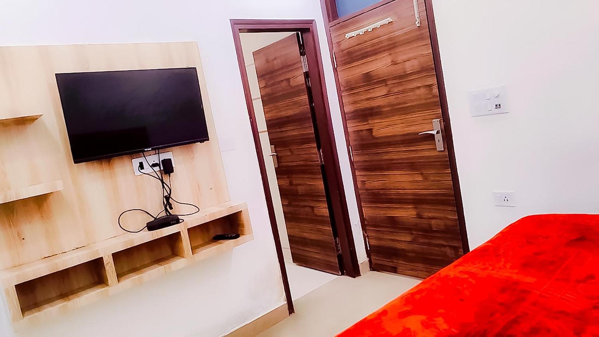 Hotel Sukoon - Ramesh Nagar New Delhi Bagian luar foto