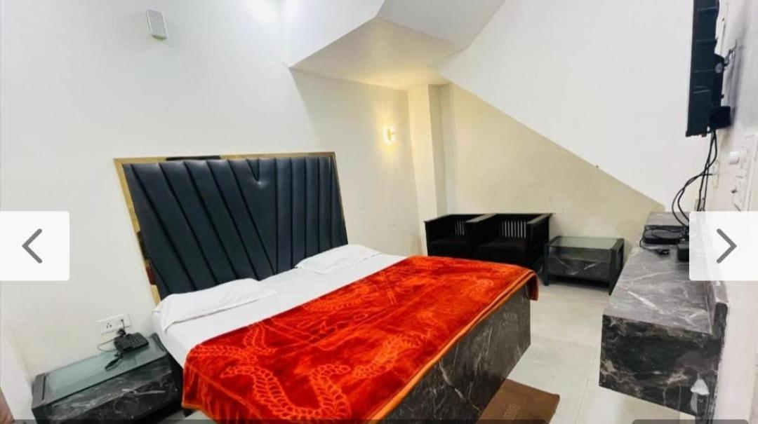 Hotel Sukoon - Ramesh Nagar New Delhi Bagian luar foto