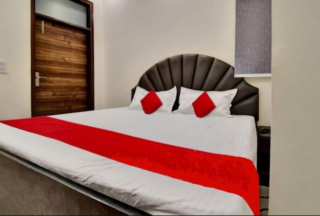 Hotel Sukoon - Ramesh Nagar New Delhi Bagian luar foto