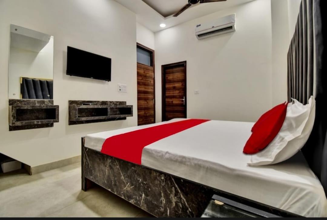 Hotel Sukoon - Ramesh Nagar New Delhi Bagian luar foto