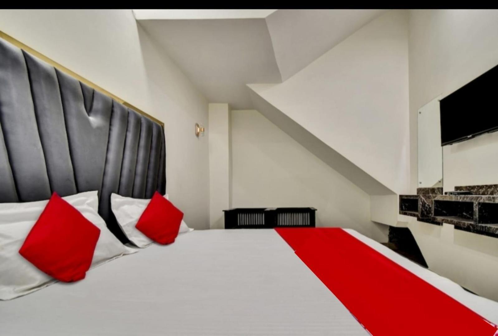 Hotel Sukoon - Ramesh Nagar New Delhi Bagian luar foto